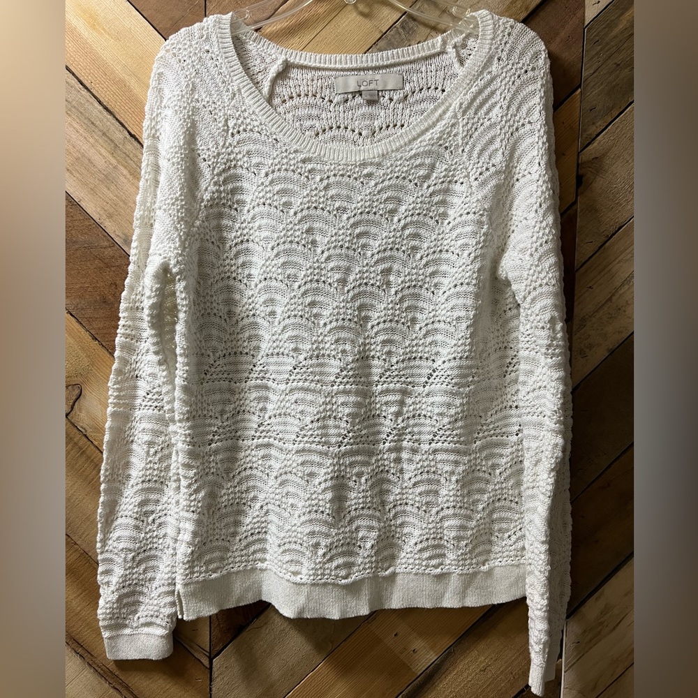 Women’s Ann Taylor LOFT sweater, size Medium